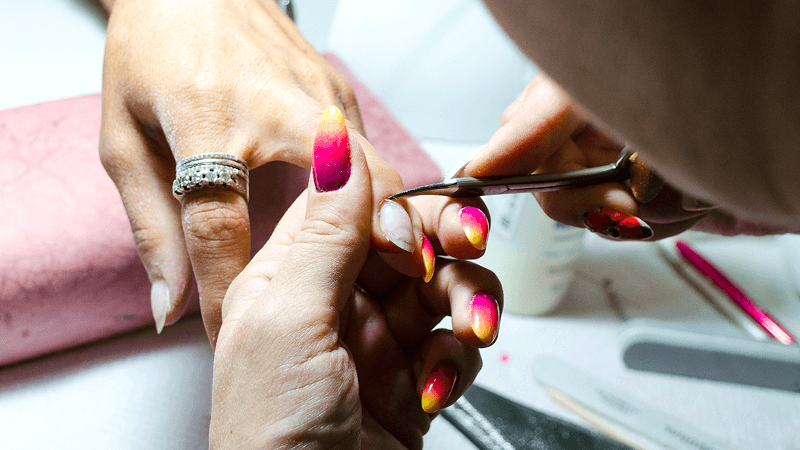 LA PREPARAZIONE DELL'UNGHIA NATURALE: la chiave per evitare sollevamenti e problemi | Diva Nails